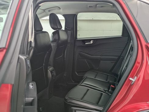 Used 2024 Ford Escape Platinum AWD/4WD image 28