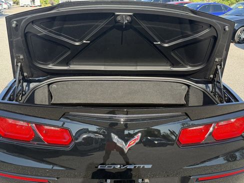 Used 2019 Chevrolet Corvette Stingray Convertible RWD image 11