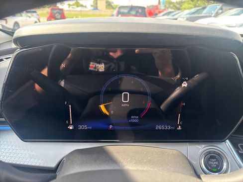 Used 2025 Chevrolet Trax LT w/ LT Convenience Package FWD image 39