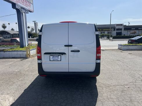 Used 2019 Mercedes-Benz Metris image 3