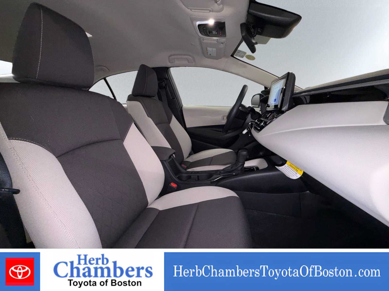 Used 2026 Toyota Corolla LE FWD image 18