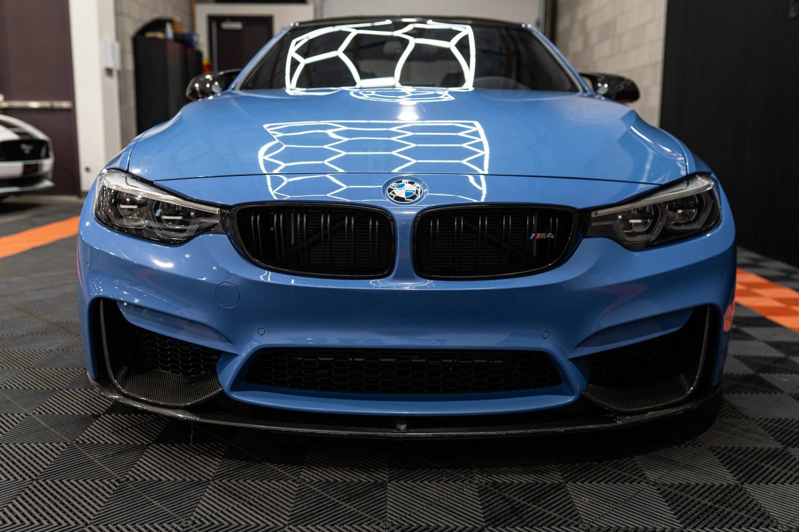 Used 2018 BMW M4 Coupe RWD image 5