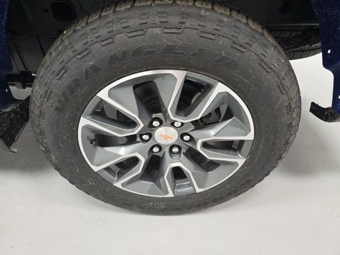 New 2026 Chevrolet Silverado 1500 LT w/ LPO, Dark Essentials Package image 23