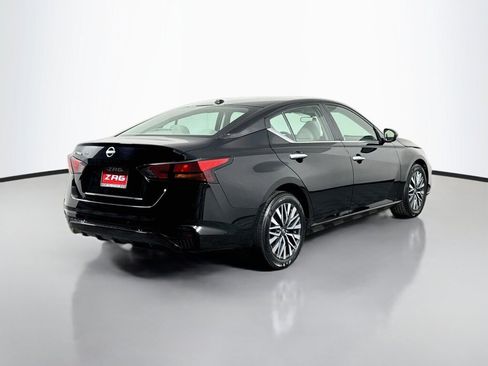 Used 2025 Nissan Altima 2.5 SV FWD image 5