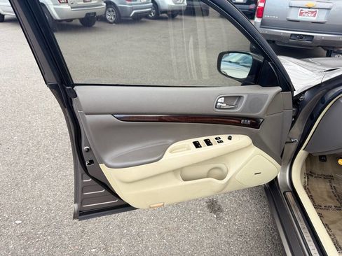 Used 2011 INFINITI G37 x Sedan w/ Premium Pkg image 12