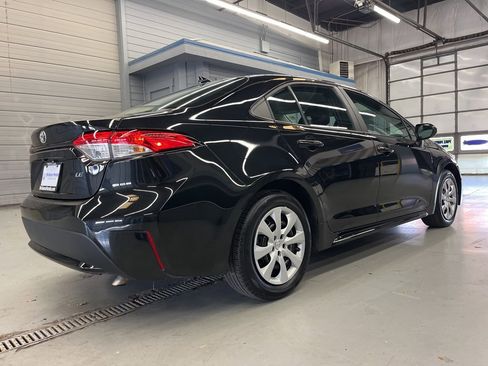 Used 2022 Toyota Corolla LE image 7