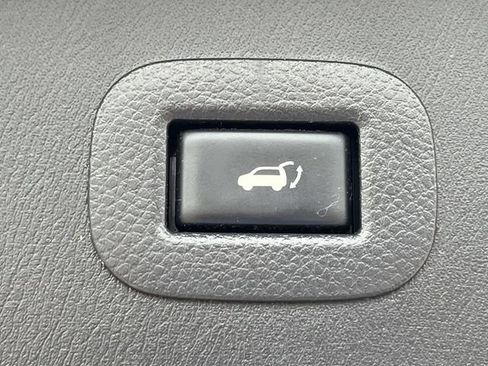 Used 2019 Nissan Armada SV w/ Driver Package RWD image 12