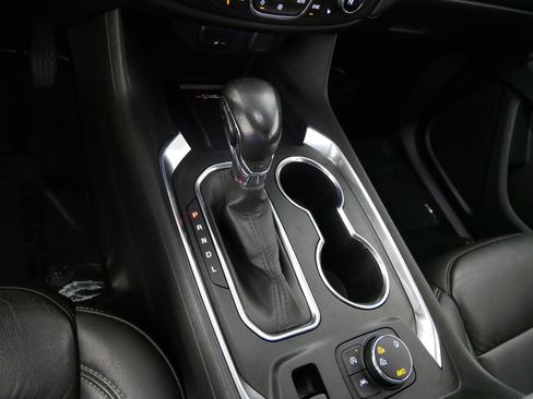 Certified 2022 Chevrolet Traverse LT image 24