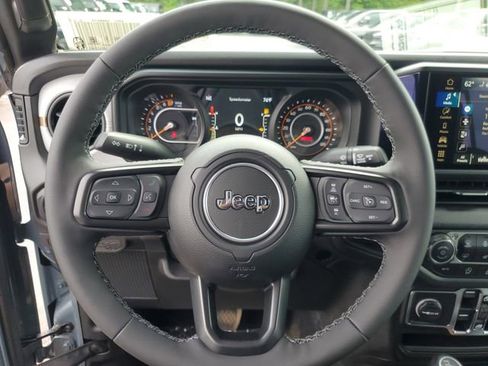 New 2025 Jeep Gladiator Sport image 15