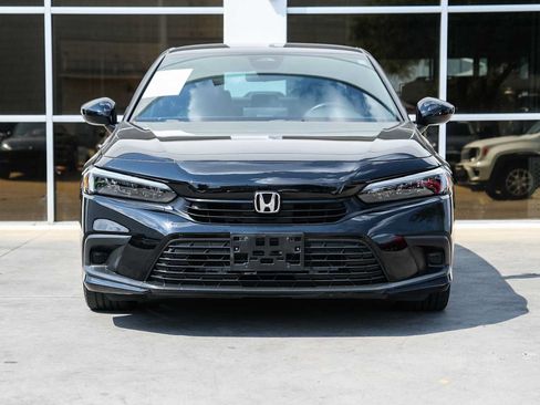 Used 2023 Honda Civic Sport image 3