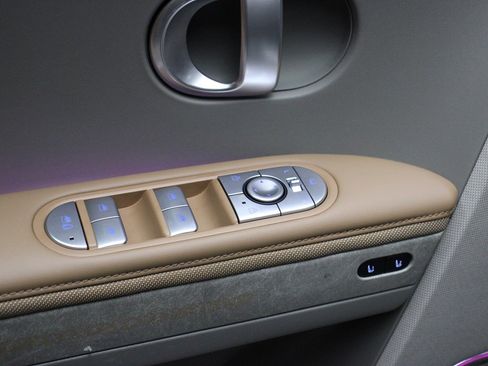 Used 2024 Hyundai Ioniq 5 Limited image 40