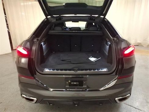 Used 2025 BMW X6 xDrive40i w/ Climate Comfort Package image 12