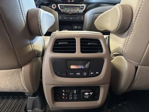 Used 2016 Honda Pilot Touring image 24