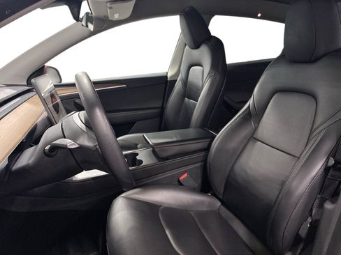 Certified 2023 Tesla Model Y Long Range AWD/4WD image 9