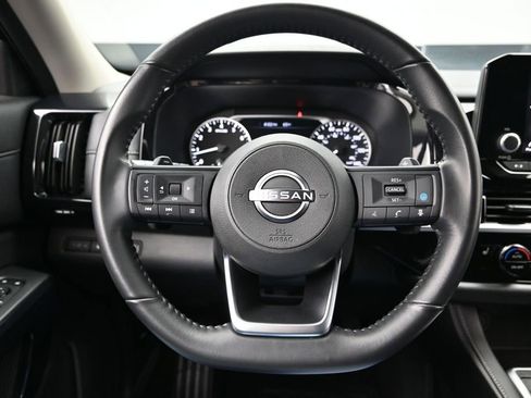Used 2025 Nissan Pathfinder SV AWD/4WD image 25