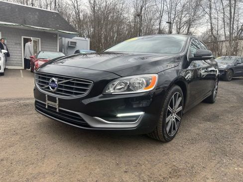 Used 2017 Volvo S60 T5 Inscription w/ Convenience Package image 11