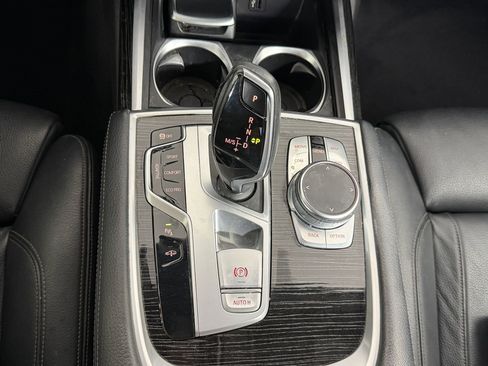 Used 2019 BMW 740i w/ M Sport Package RWD image 16