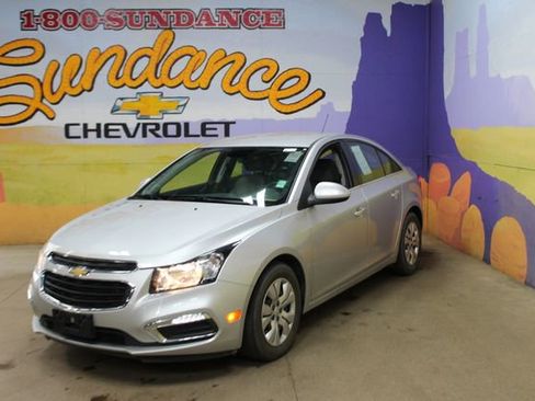 Used 2015 Chevrolet Cruze LT FWD image 2