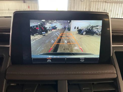 Used 2023 GMC Yukon XL SLE AWD/4WD image 23