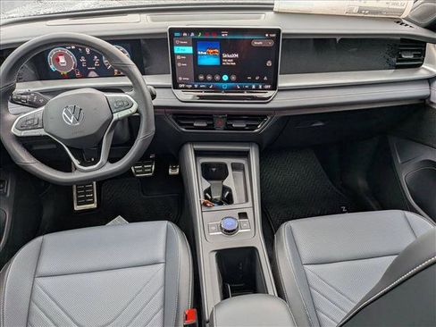 New 2026 Volkswagen Tiguan SE R-Line image 19