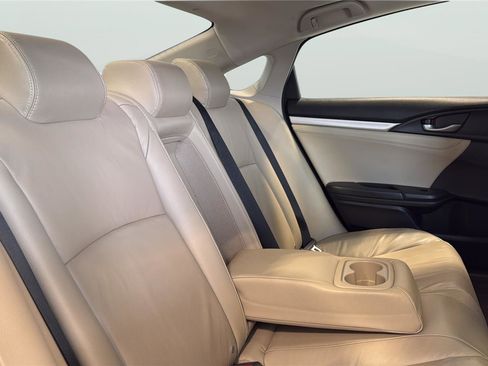 Used 2016 Honda Civic Touring image 17