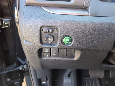 Used 2022 Honda Pilot Sport image 25