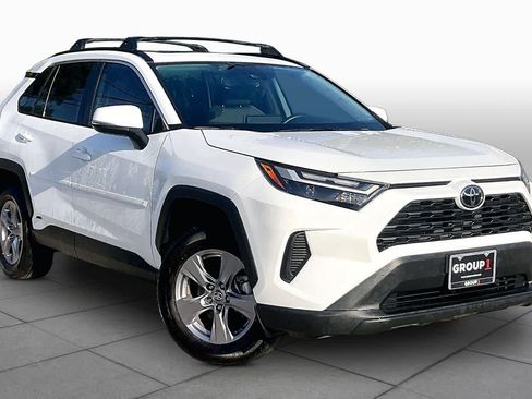 Used 2025 Toyota RAV4 XLE w/ Convenience Package AWD/4WD image 3