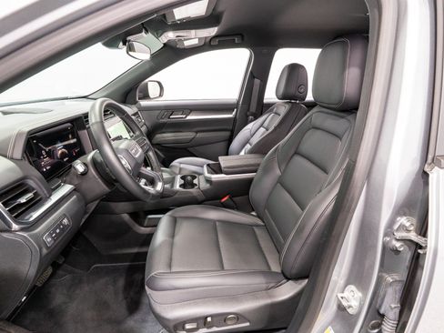 Used 2026 GMC Terrain Elevation w/ Elevation Premium Package FWD image 15