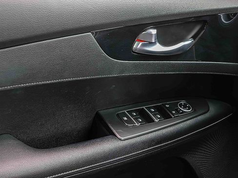 Certified 2023 Kia Forte GT-Line image 15