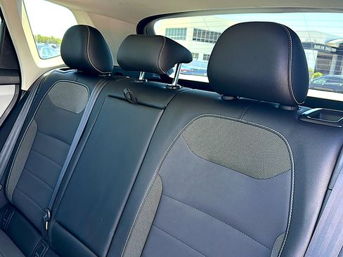 Used 2022 Volkswagen Taos SE image 20