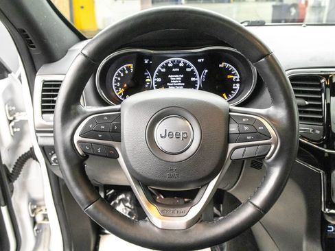 Used 2022 Jeep Grand Cherokee Limited image 24