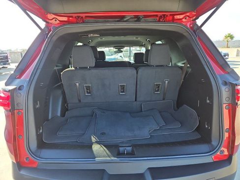 Used 2023 Chevrolet Traverse LT w/ LPO, Cargo Package FWD image 25