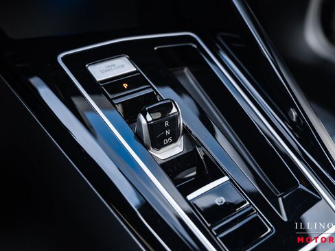 Used 2024 Volkswagen Golf R image 25