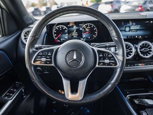 Used 2022 Mercedes-Benz GLB 250 GLB 250 image 31