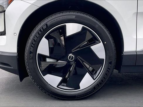 New 2025 Volvo EX30 Ultra w/ Protection Package Premier image 14