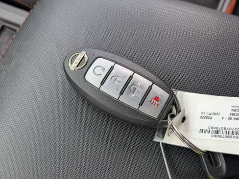 Used 2022 Nissan Frontier Pro-X RWD image 24