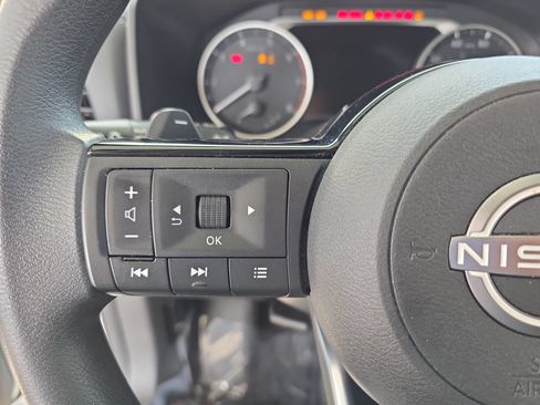 Used 2023 Nissan Rogue SV FWD image 16