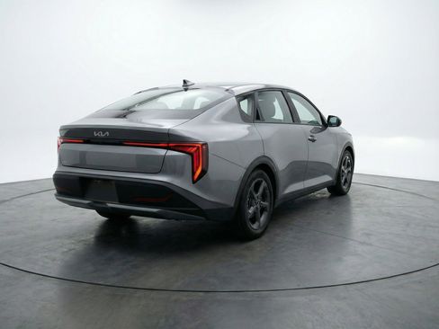 Used 2025 Kia K4 LXS image 9