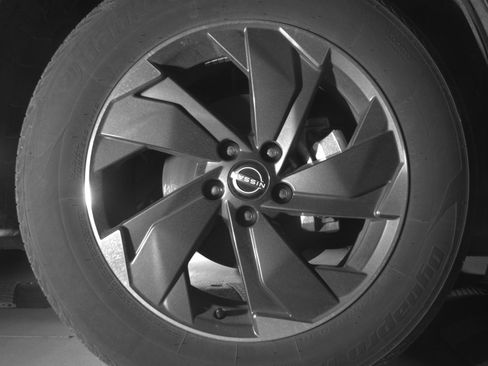 Used 2025 Nissan Rogue SV AWD/4WD image 13