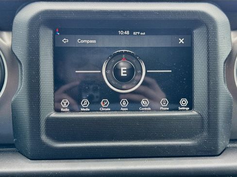 Used 2022 Jeep Wrangler Sport AWD/4WD image 14