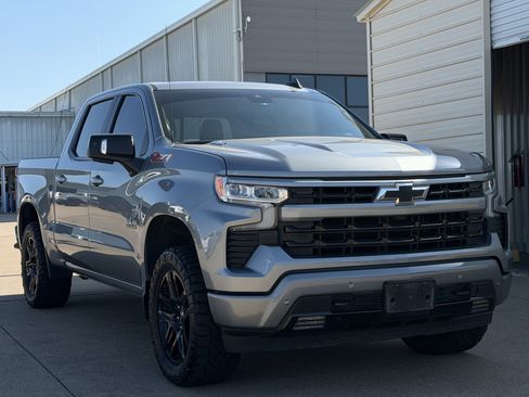 Used 2024 Chevrolet Silverado 1500 RST AWD/4WD image 9