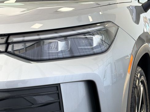 New 2026 Volkswagen Tiguan SE image 11