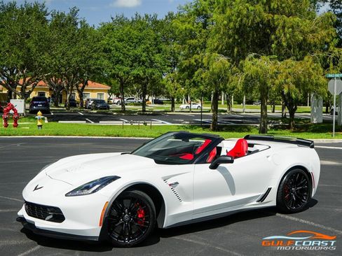 Used 2016 Chevrolet Corvette Z06 w/ 3LZ Preferred Equipment Group RWD image 8