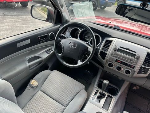 Used 2011 Toyota Tacoma PreRunner w/ TRD Off-Road Pkg image 25