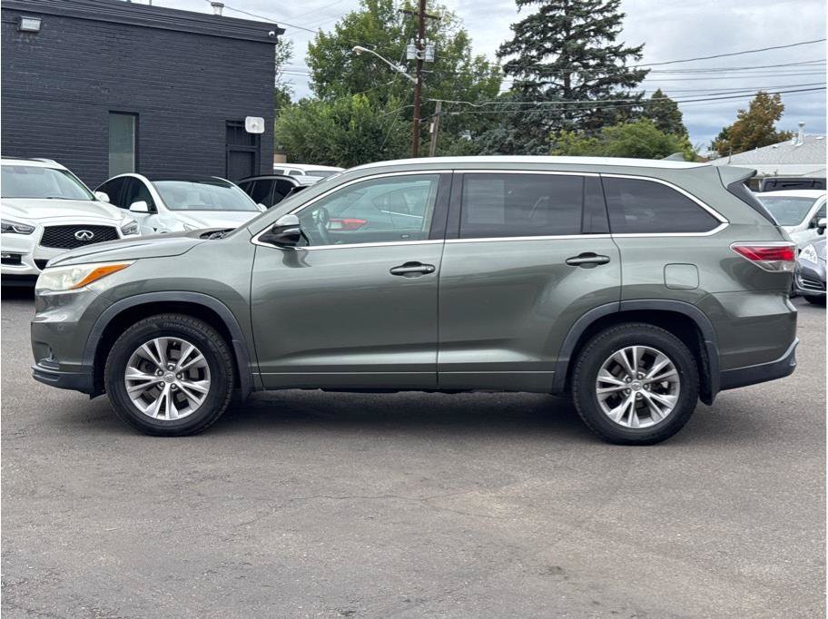 Used 2015 Toyota Highlander XLE AWD/4WD image 2