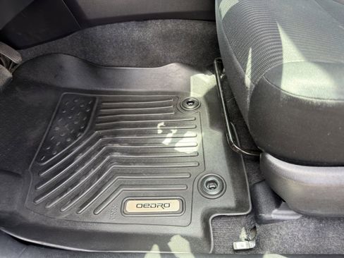 Used 2017 Toyota RAV4 LE w/ Carpet Mat Package AWD/4WD image 26