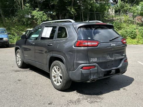 Used 2016 Jeep Cherokee Latitude w/ Cold Weather Group AWD/4WD image 20