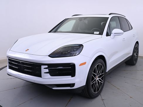 Certified 2025 Porsche Cayenne image 1