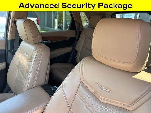 Used 2018 Cadillac XT5 Platinum w/ Driver Assist Package AWD/4WD image 7