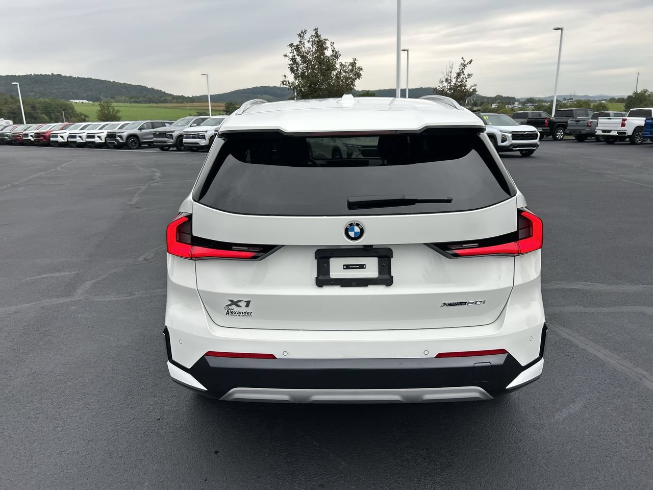 Used 2025 BMW X1 xDrive28i w/ Convenience Package AWD/4WD image 6